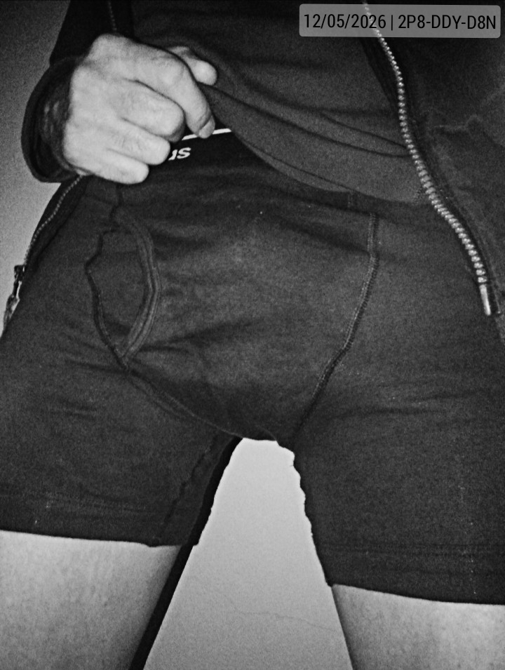 12-05-2026 | Period 28 | Day 8/222 | Cage 4 | The temperature changed 32°C🔁10°C, forcing this slave to bundle up a little more, the caged one!🥶🛐👊🖤🔒