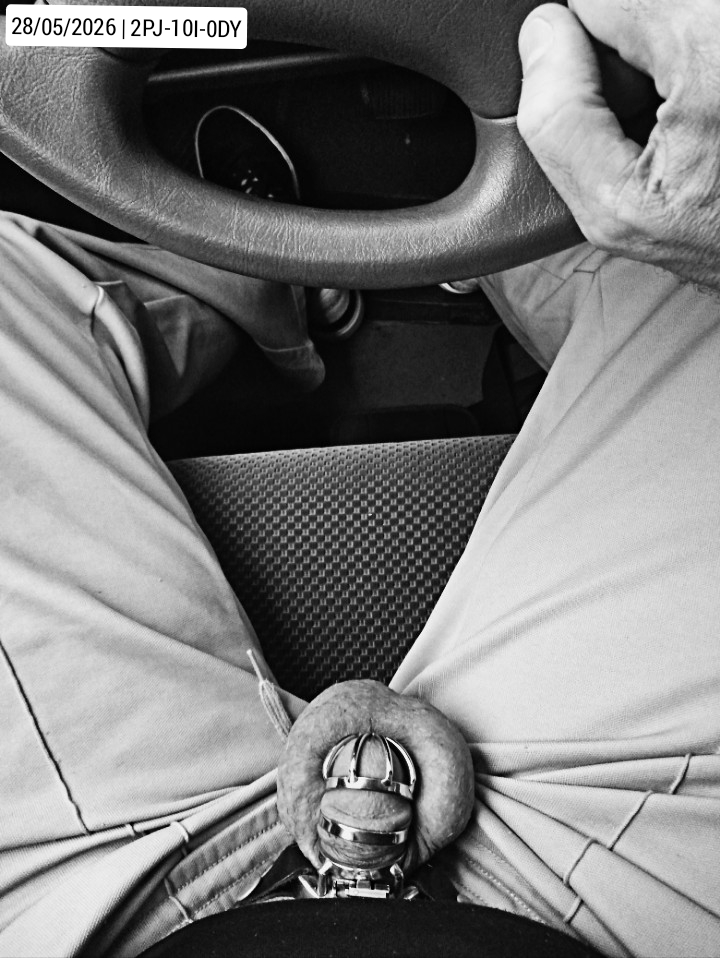 28-05-2026 | Period 28 | Day 24/222 | Cage 1 | Temperatures remain low here, and since I still have a bad cold, I needed to go to a drugstore. I think it was a good opportunity to show that some things don't change easily! 🛐👊🖤🔒